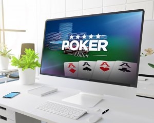 Apple iMac with online poker